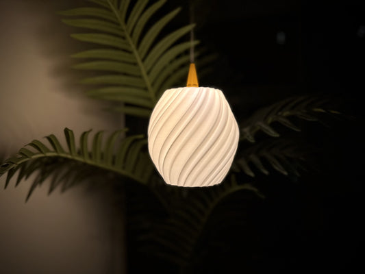 Moderner weißer Herrnhuter Ersatz Lampenschirm mit elegantem Spiraldesign, ideal für stimmungsvolle Beleuchtung