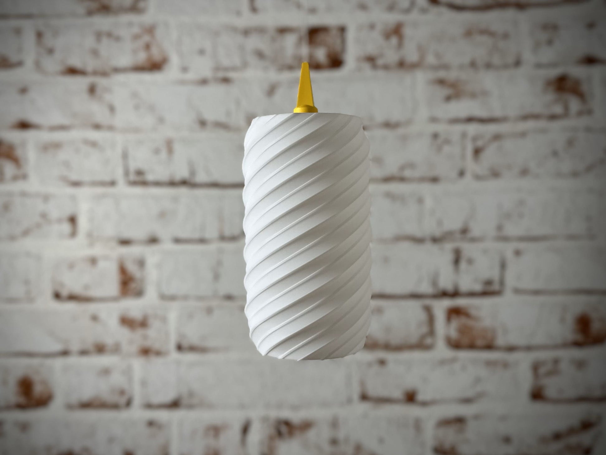 Moderner Herrnhuter-Alternativ-Lampenschirm „Frigg“ mit weißem, spiralförmigem Design