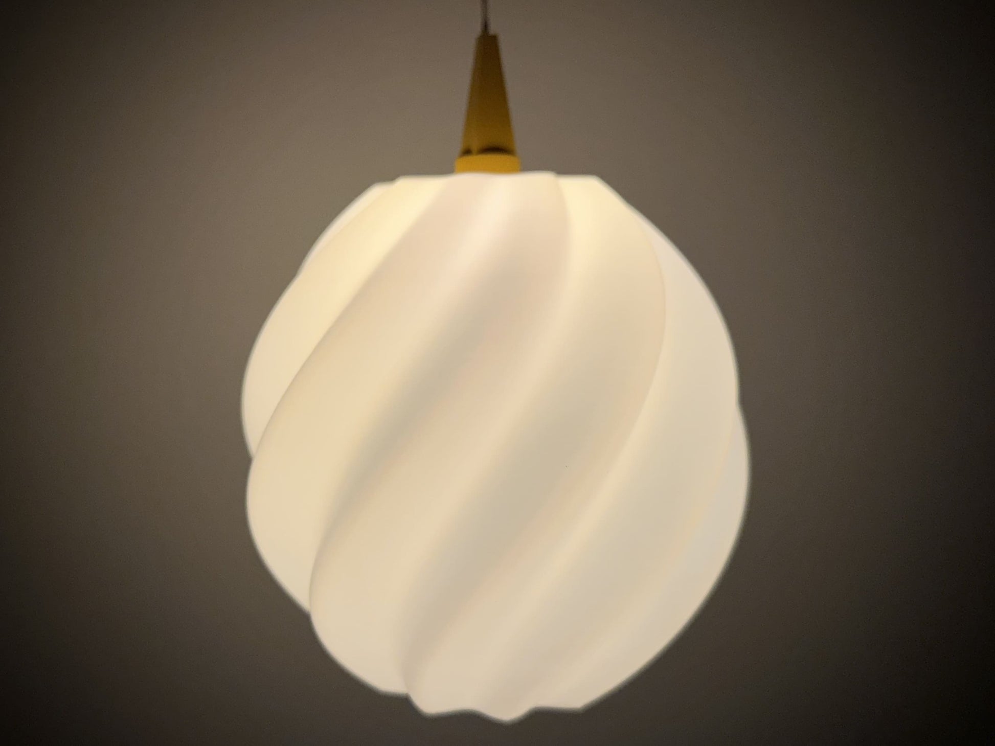 Design-Lampenschirm für Herrnhuter LED-Fassung – kugelförmig mit harmonischer Lichtverteilung